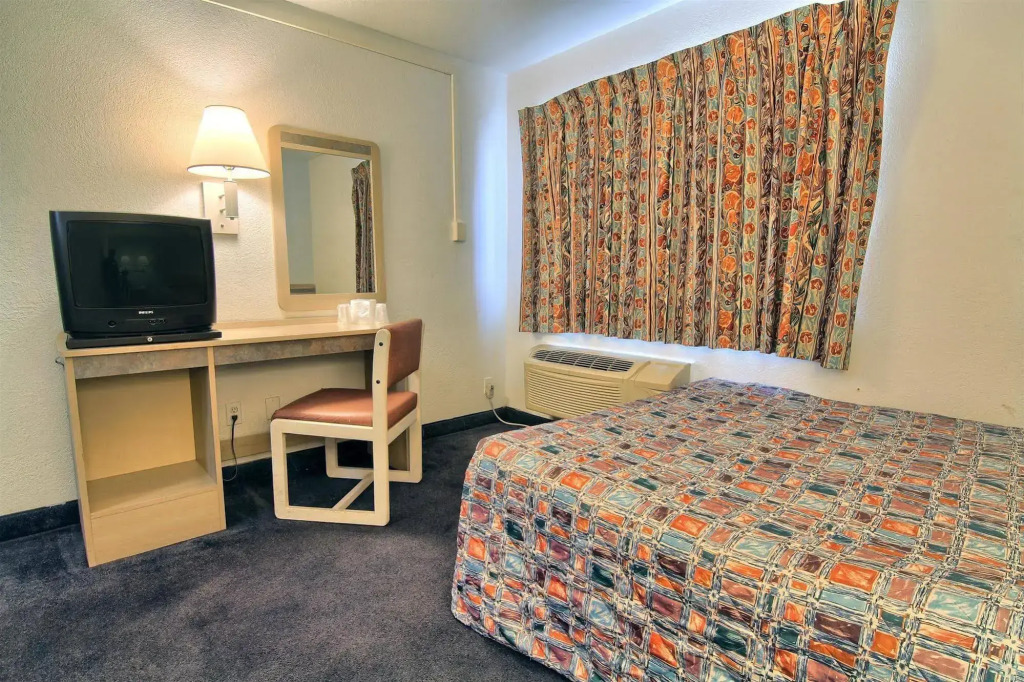 Motel 6-Fort Wayne, IN