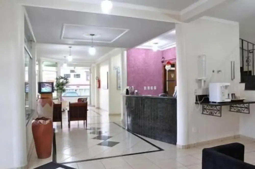 Hotel Carolina 2 - próximo a Universidade de Uberaba uniube - ao Aeroporto Fórum De uberaba - hospital Mario Palmeirio ao Hospital São Marcos e hospital Regional