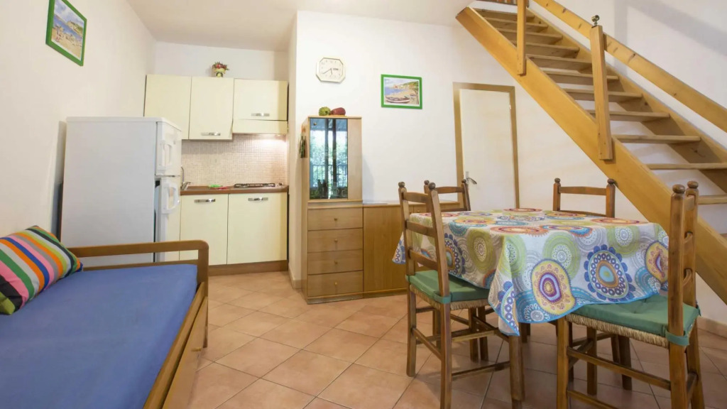 Apartment 5 Fetovaia, just 300 meters from the beach with private parking space-FETOVAIA BILO 5