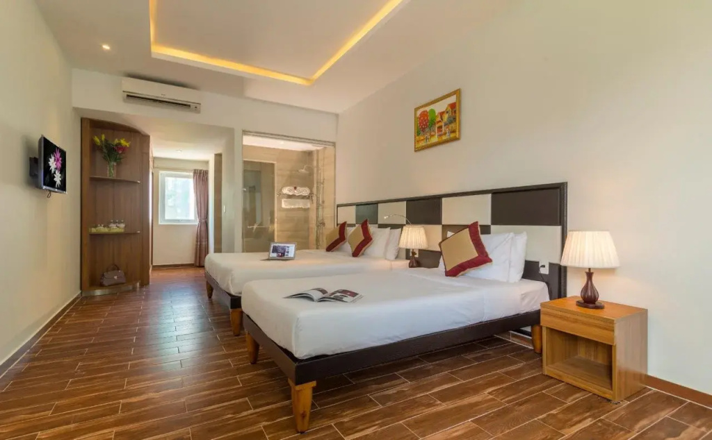 Palm Beach Hotel