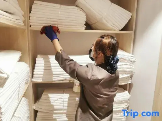 Vienna 3 Best Hotel(Lanzhou East Market Branch Subway Station Store)