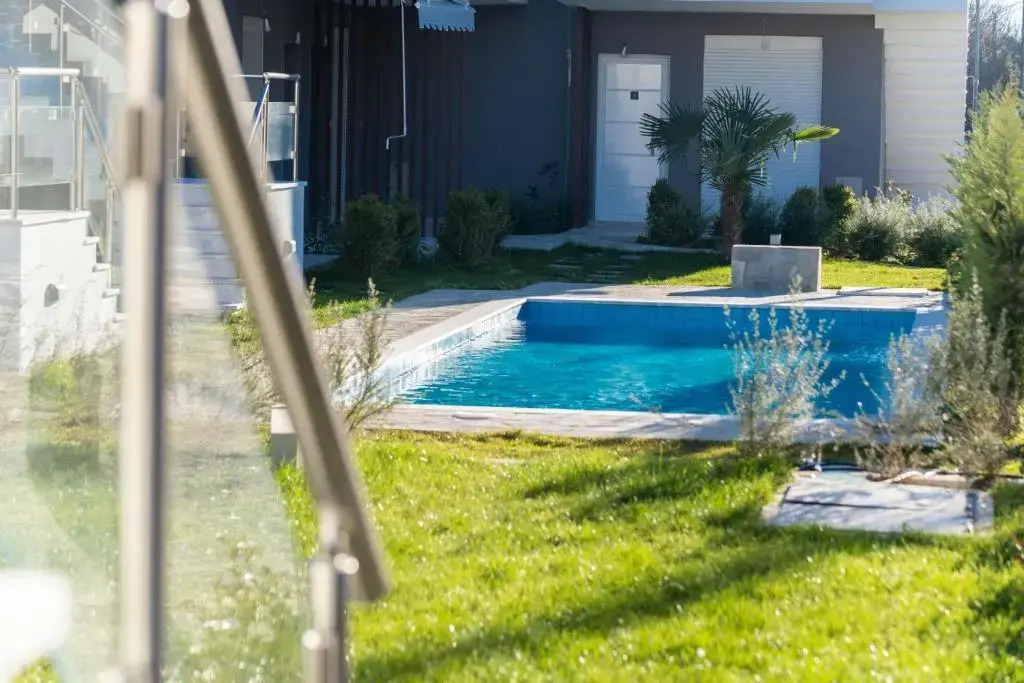 Ofrynio Luxury Apartment & Pool
