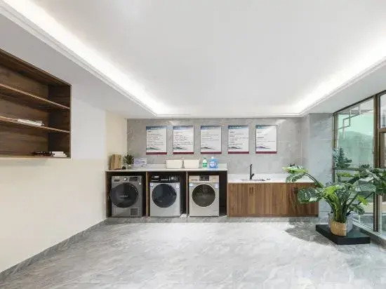 Yamei Hotel (Qingyuan Yiwu Trade City Branch)