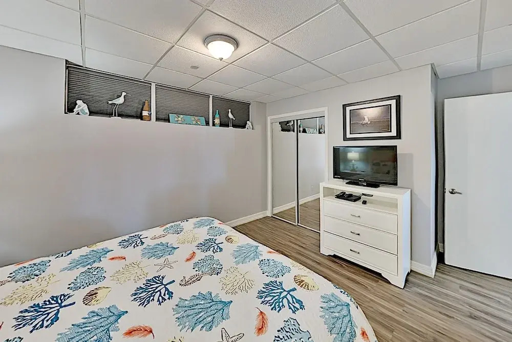 Updated Getaway W/ Pool, Hot Tub & Epic Bay Views 2 Bedroom Condo