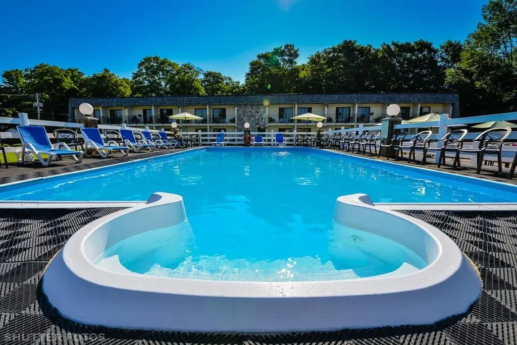 The June Motel, Sauble Beach