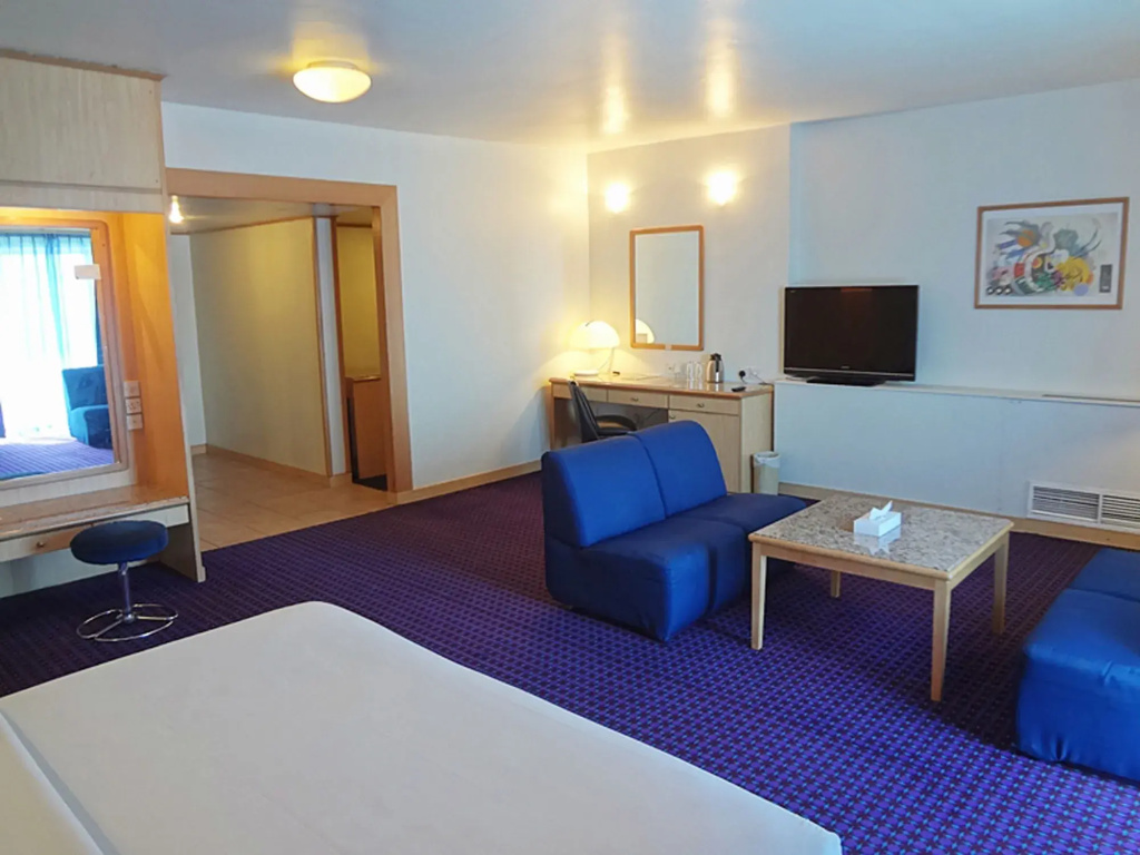 Grand Ambassador Hotel