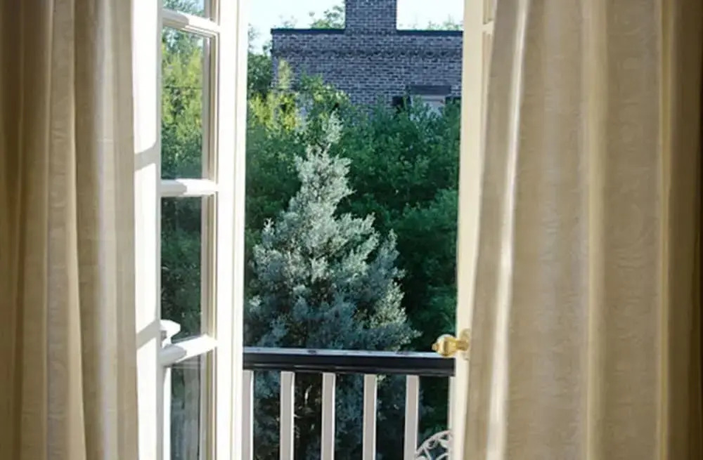 Armstrong Inns