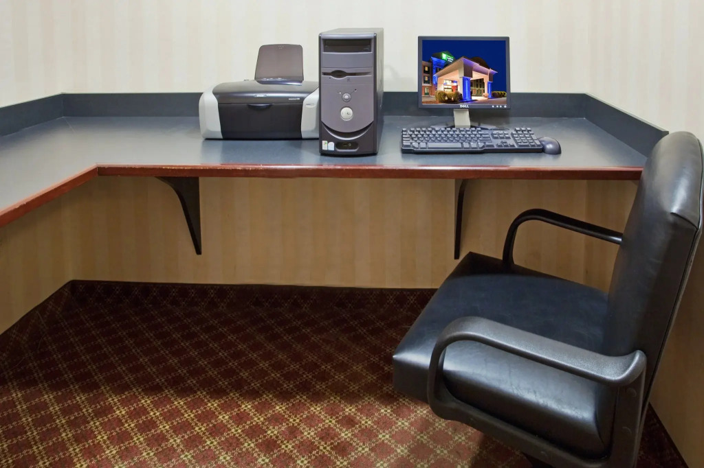 Holiday Inn Express Hotel & Suites Drums-Hazelton by IHG