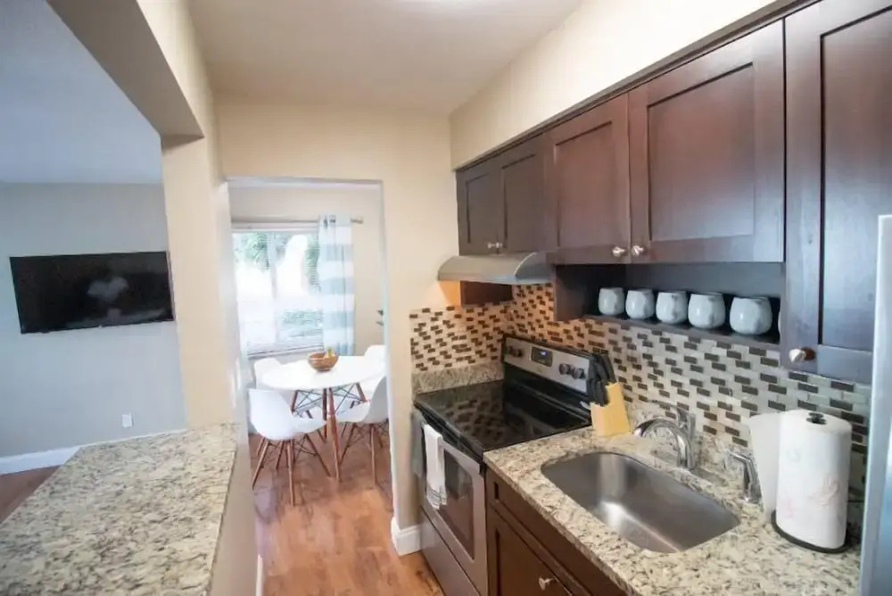 Brief Homes The Victor 1 Bedroom Apartment 5