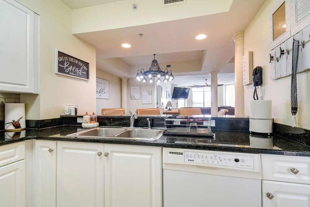 Barefoot Resort Condo ~ 2 Mi to Beach Access!