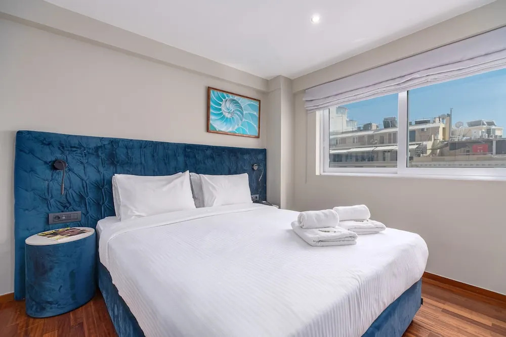 Aeolos Luxury Suites