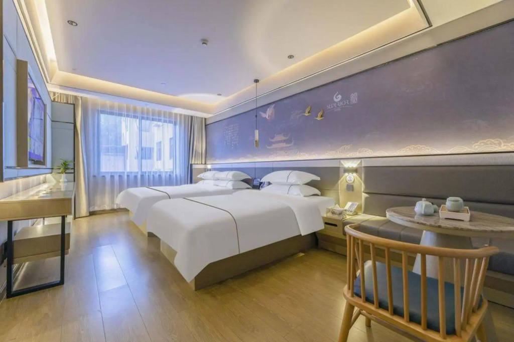 Superior Hotel (Jiaxing Yaohan Shopping Mall Area)
