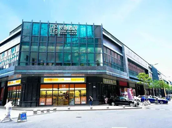 Change Live Hotel