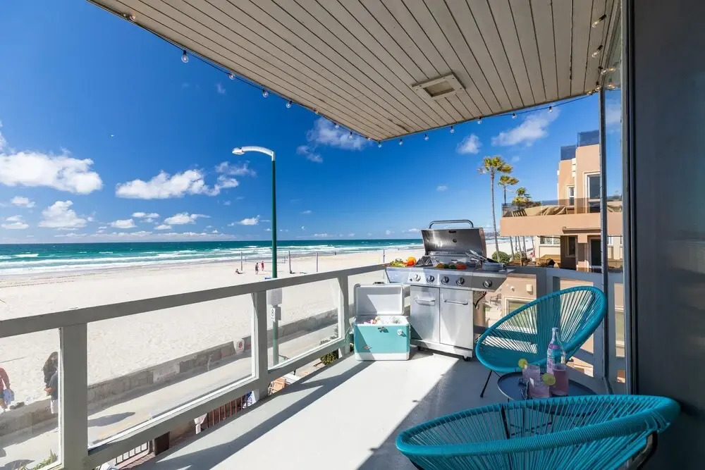 Belmont by AvantStay | Mission Beach Home w/ Ocean Views - Steps from Sea World