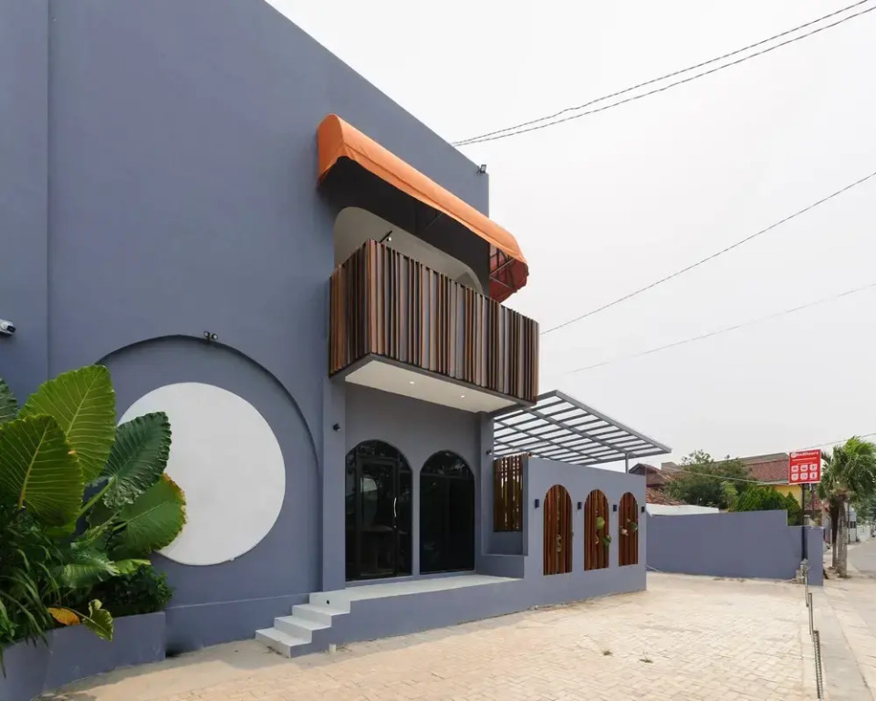 RedDoorz Plus Syariah near Mall Boemi Kedaton Lampung