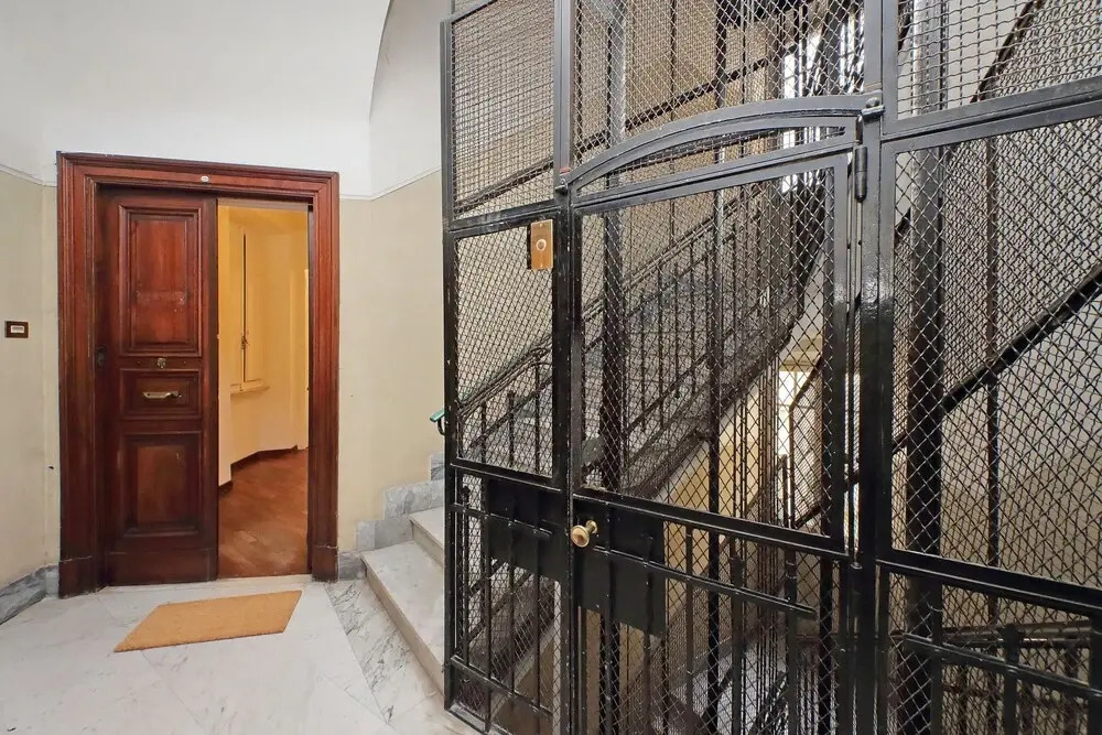 Giuliana Giant Apartment