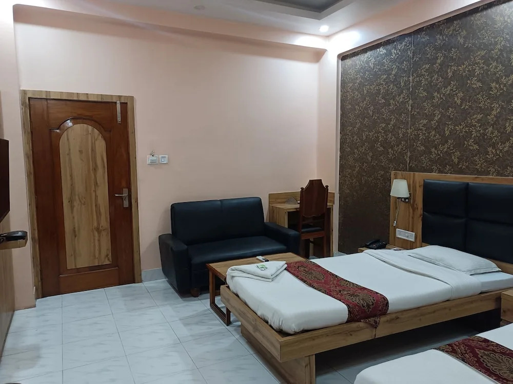 HOTEL SUDAKSHINA by ROH
