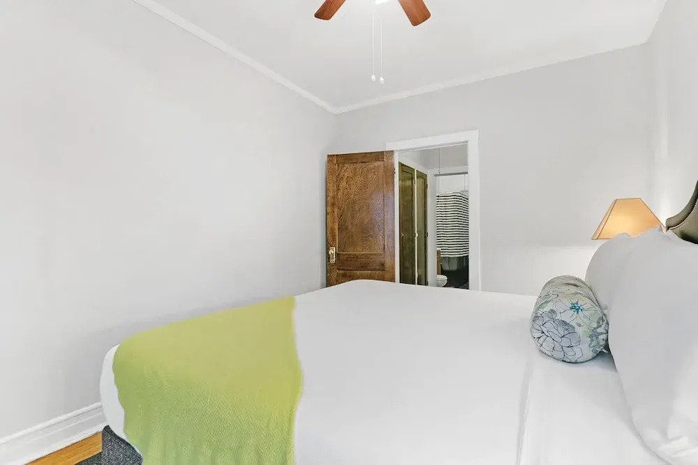 1BR Explore Town in Loyola Park