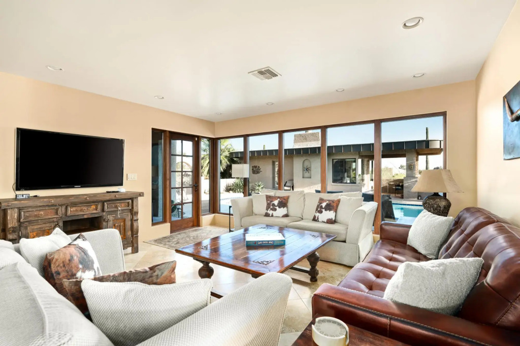 Carefree Crest: Jaw Dropping VIEWS, Pool, 2 Casitas, Outdoor Living!