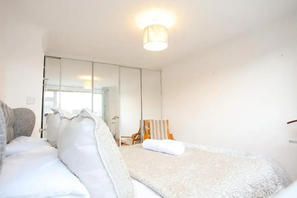 Business Park Lodge by Paymán Club