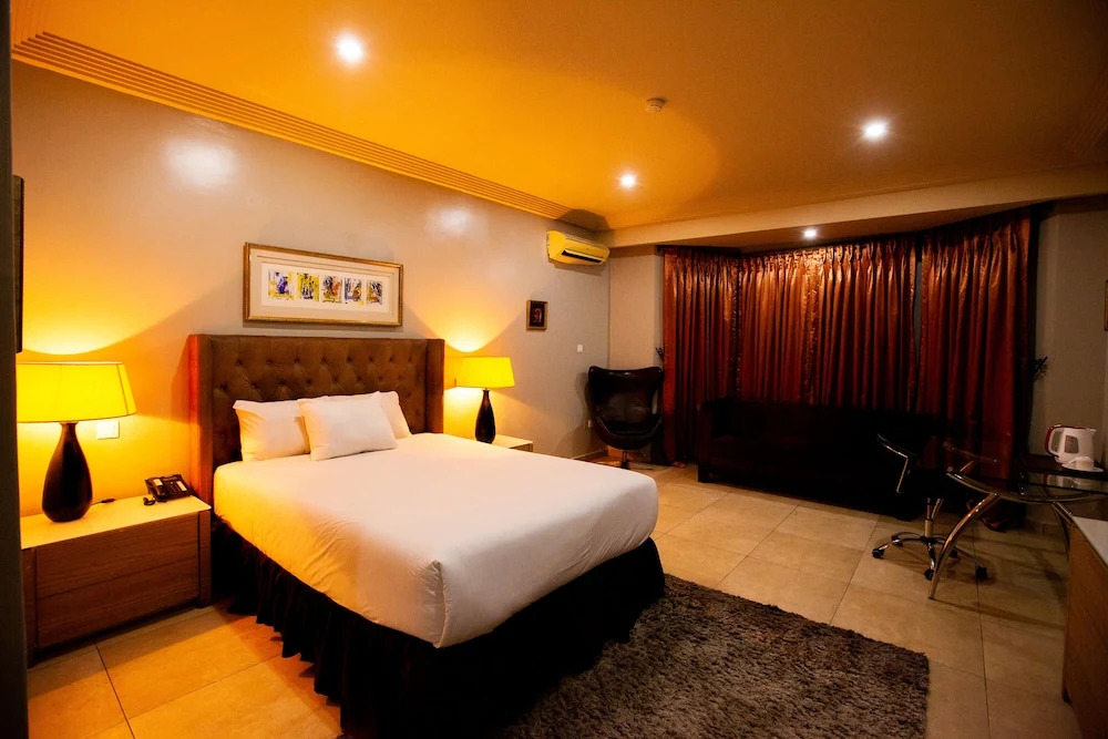 Genesis Reventon Hotel