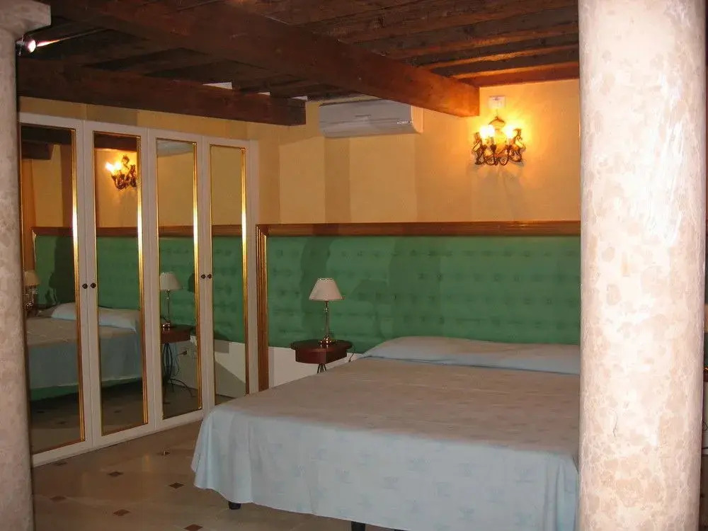 SantAngelo - Fenice Apartments in Venice