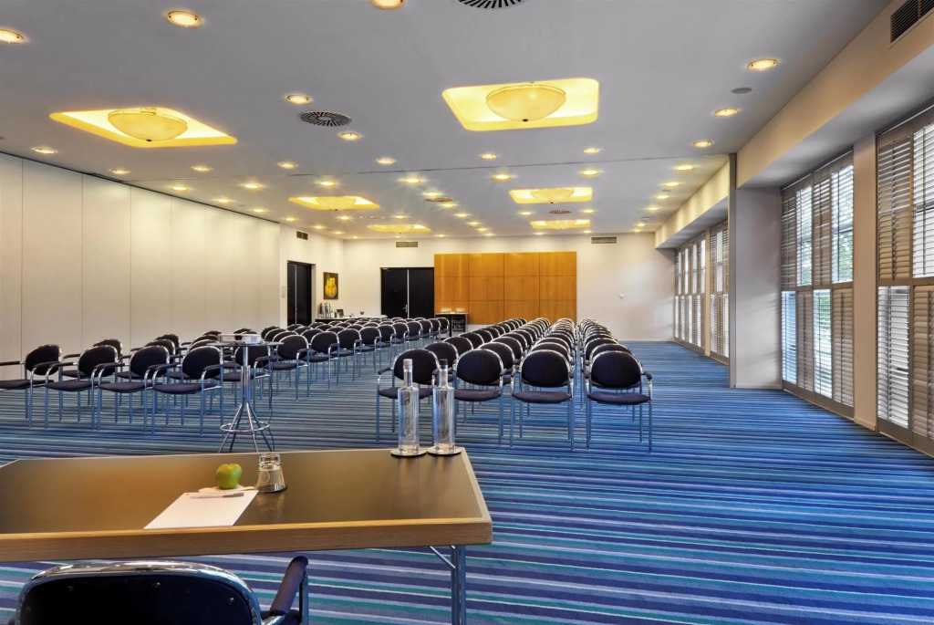 Отель Plaza Premium Grand Winston