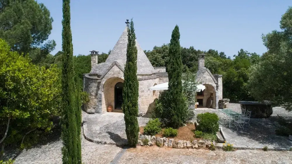 Trullo Bosco Selva Fasano by Typney