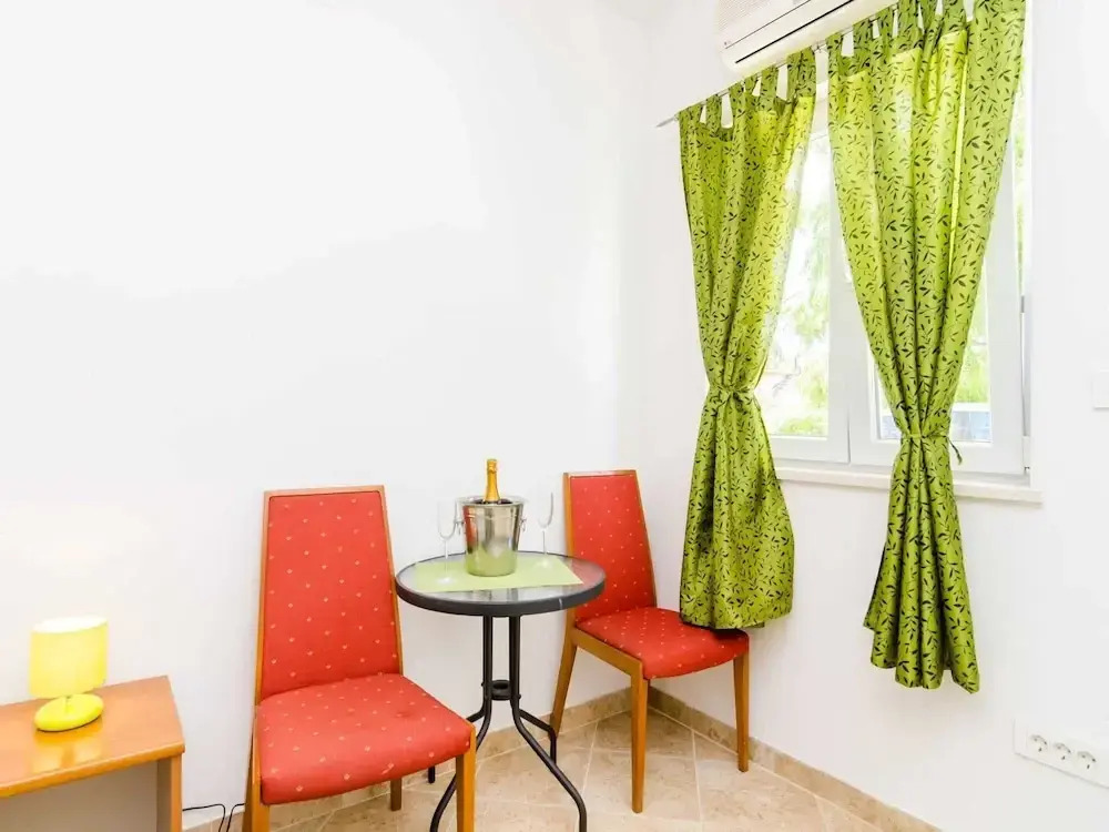 Apartments Versus- Studio Apartment With Terrace