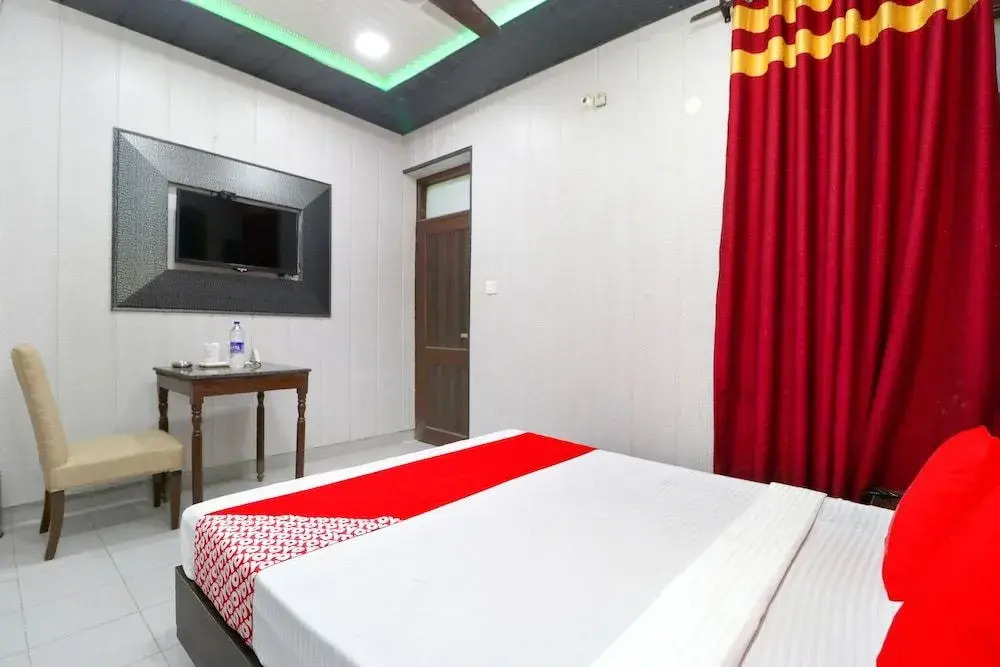 OYO 41743 Hotel Silver