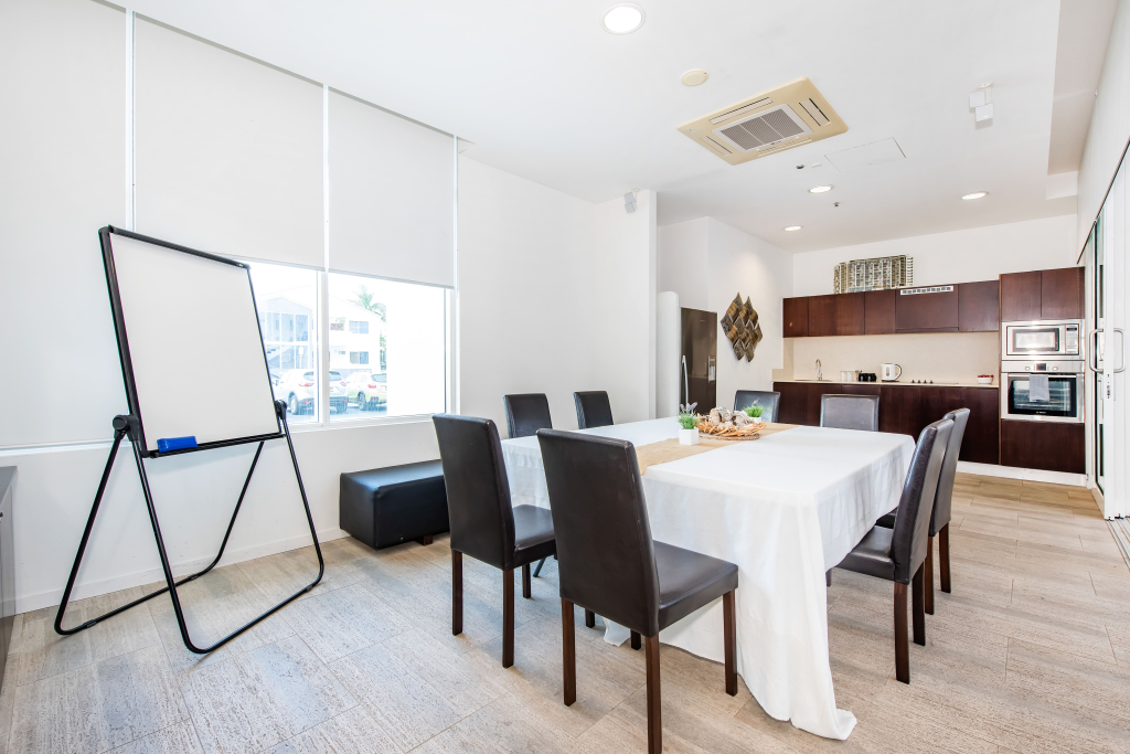 Lanai Riverside Apartments