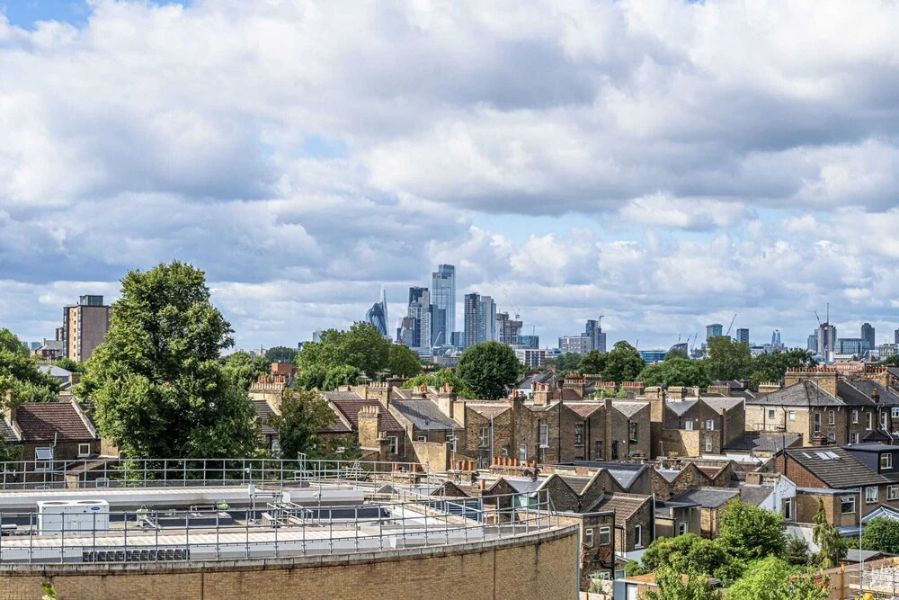 Wonderful 1BR Flat With Balcony - Hackney Downs