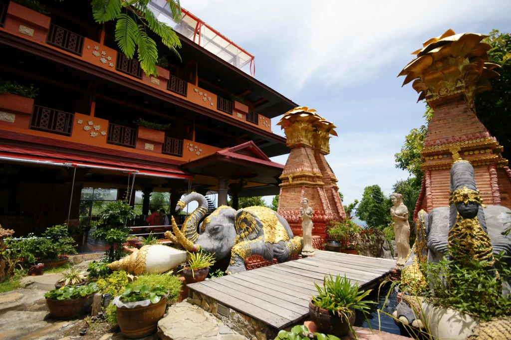 Sea Breeze Resort - SHA Plus