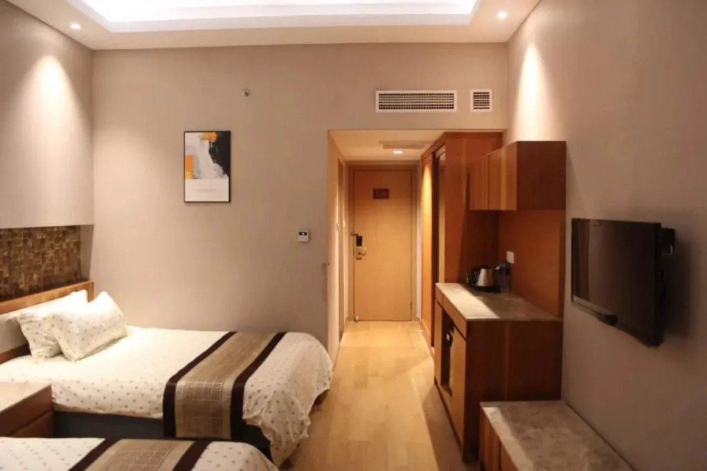 Langteng International Business Hotel