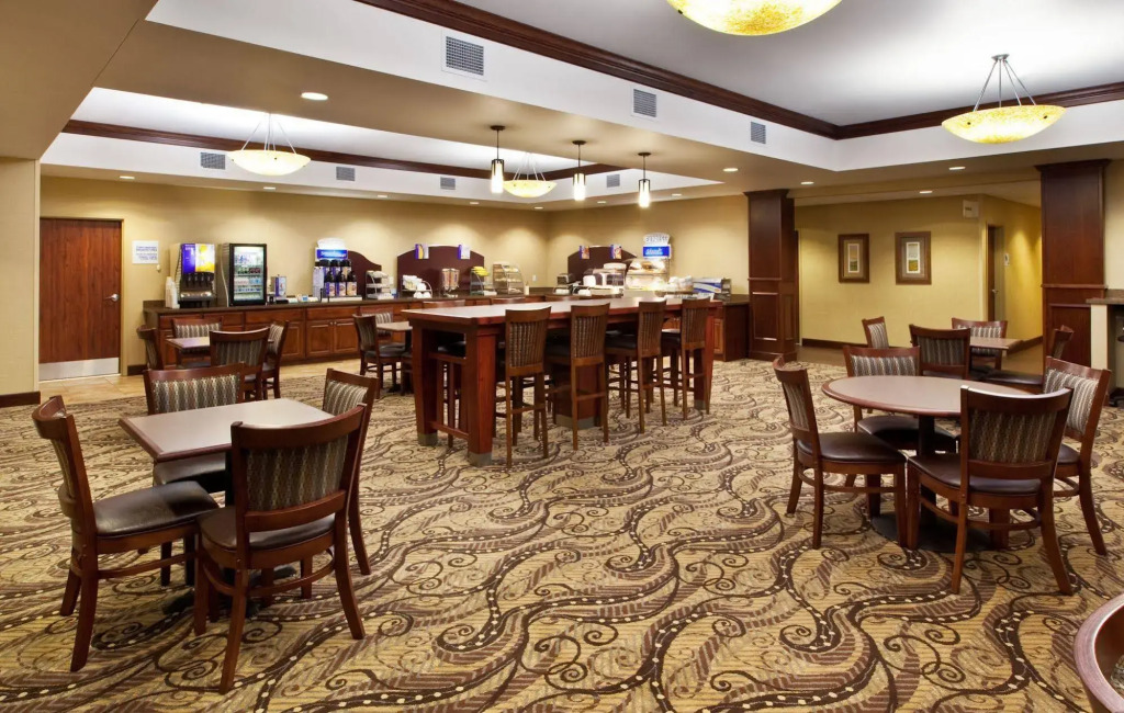 Holiday Inn Express & Suites Sioux Falls Southwest by IHG