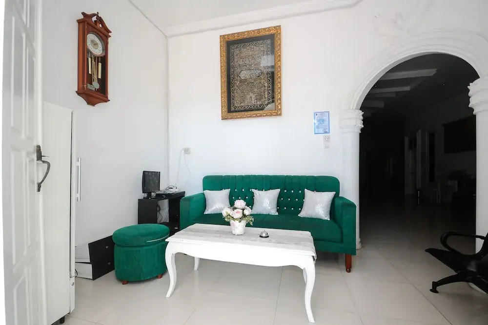 Airy Eco Syariah UNESA Ketintang Madya 151 Surabaya