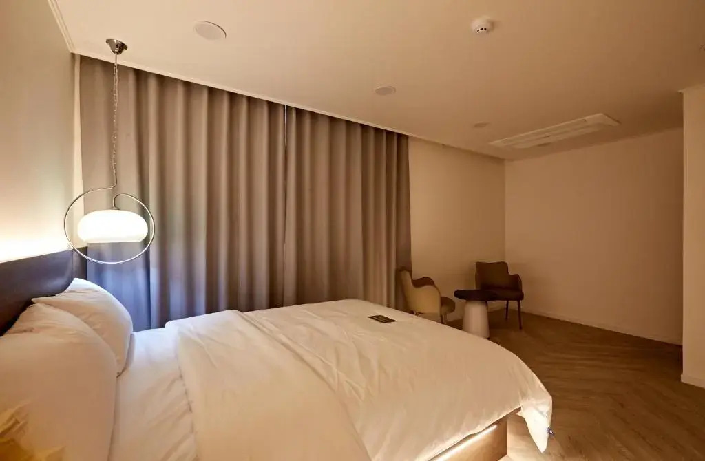 Hotel sounds