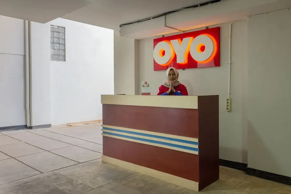 OYO 737 Kamar Keluarga Mahkota 8