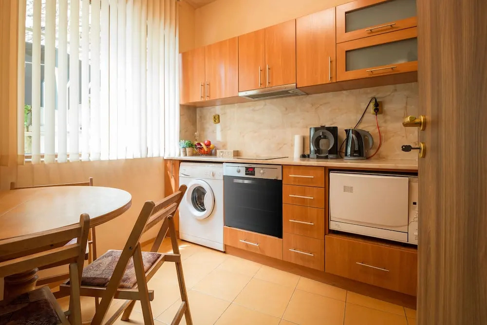 FM Luxury 2-BDR Apartment - Rocky House