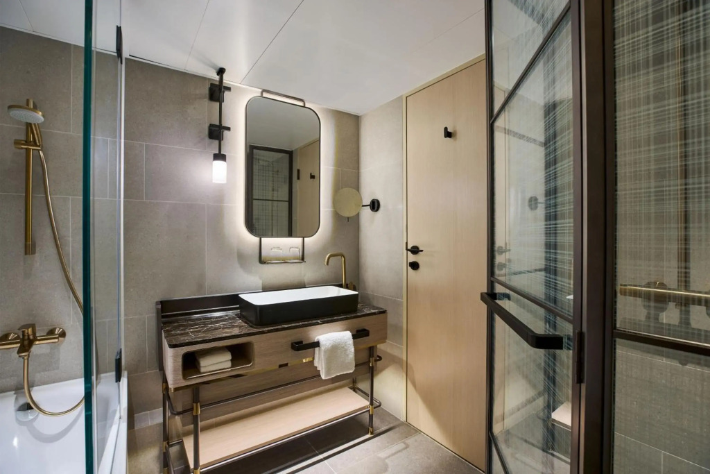 Sheraton Hong Kong Hotel & Towers