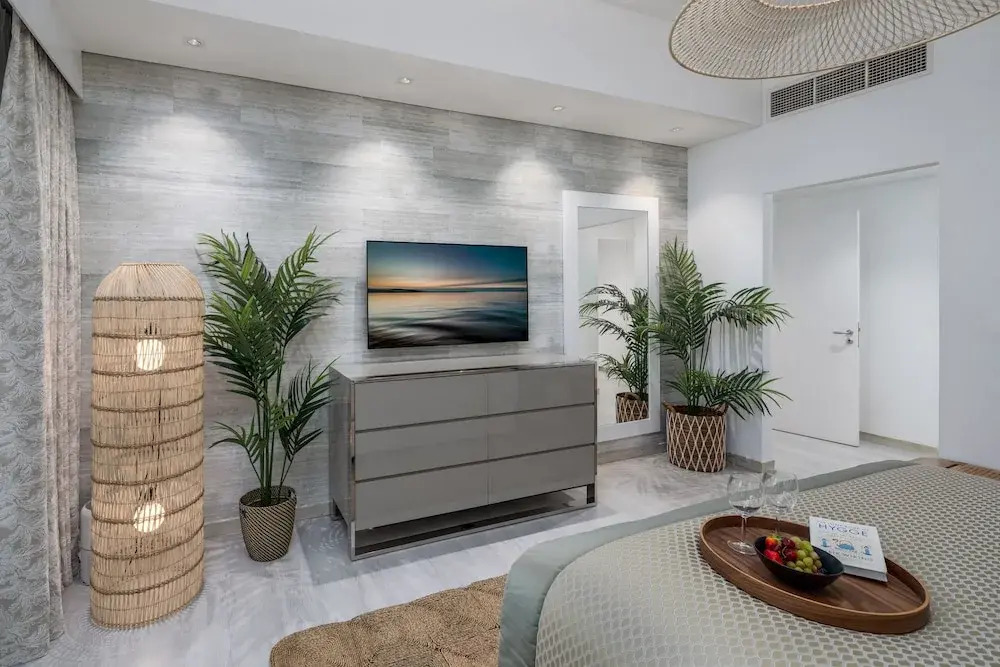 Maison Privee - Bohemian Apt w/ Amazing Seafront Views on The Palm