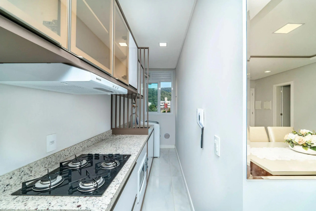 Lindo Apartamento com 2 suítes e piscina em Bombas 705