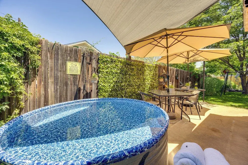 Las Animas Studio w/ Lush Backyard Paradise!