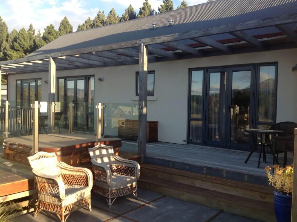 Websters on Wanaka Lodge & Apartments