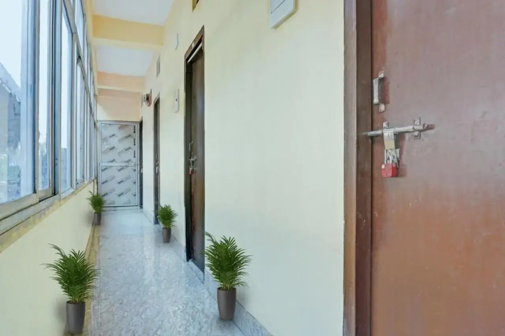OYO Flagship 70389 Shree Hotel New Rajdhani