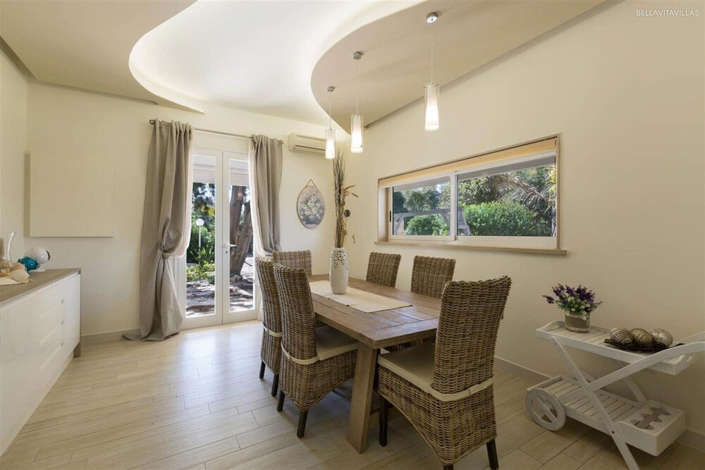 1059 Villa Ariel in Torre Lapillo