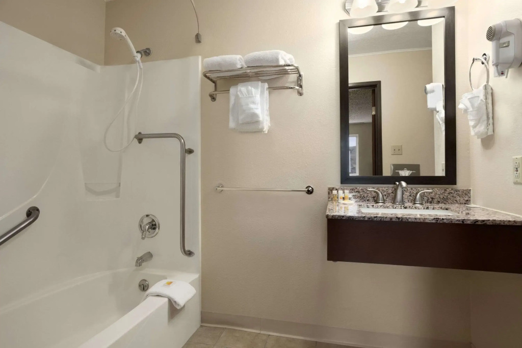 Days Inn & Suites by Wyndham Gunnison