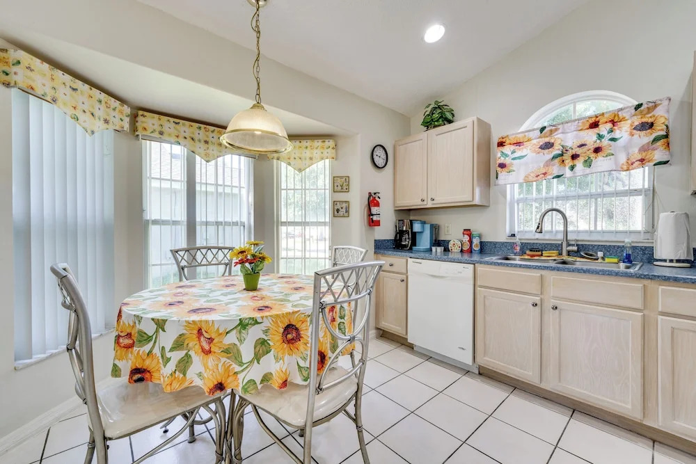 4 Mi to Disney: Home w/ Heated Pool in Kissimmee!