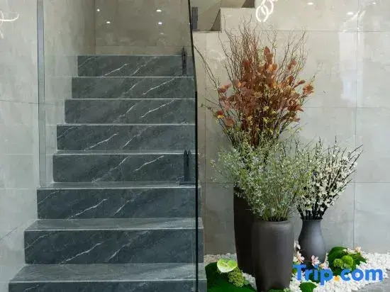 Xinli Business Hotel