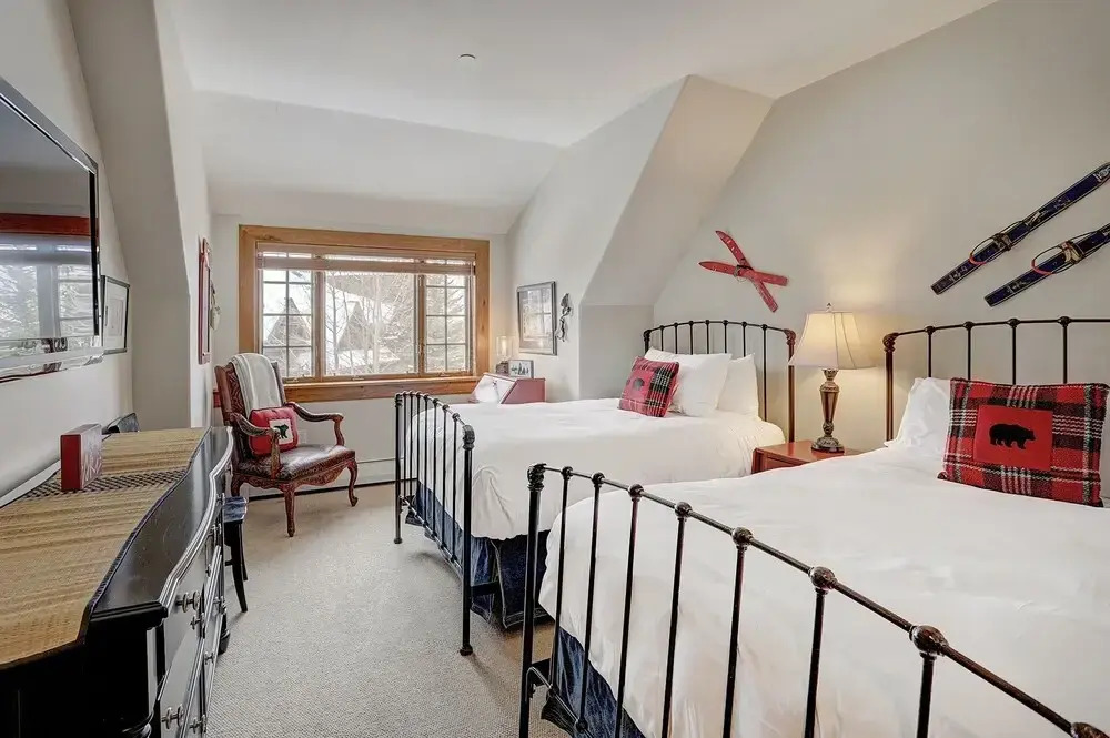 4br Ski In/ski Out The Top Of Bachelor Gulch 4 Bedroom Condo by RedAwning